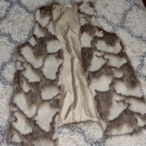 Decree fur vest